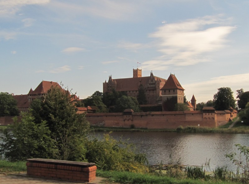 Marienburg von der anderen Flussseite
